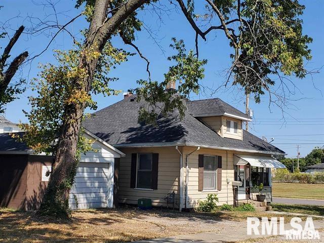 300 W Pecan Street Property Photo 2