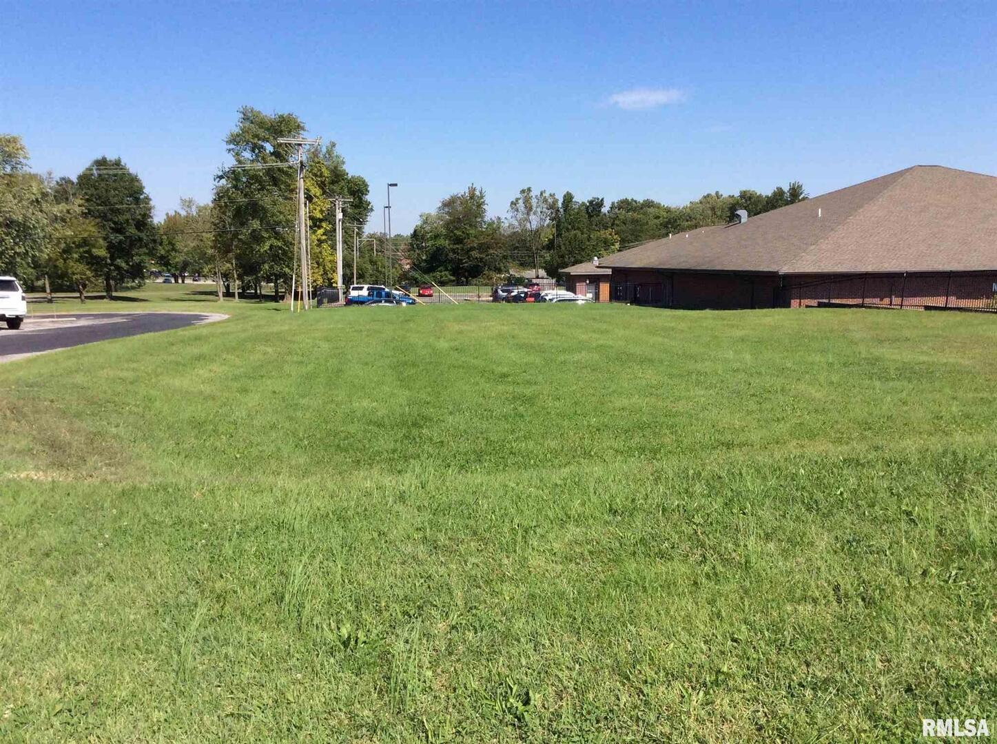 2906 Broadway Property Photo 5