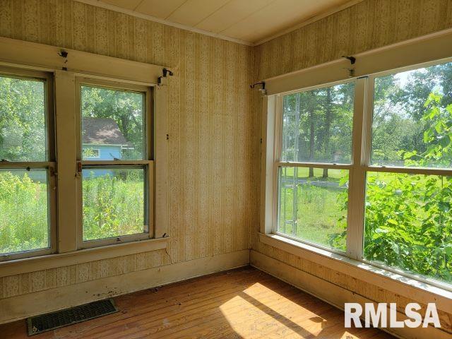 501 S Dean Street Property Photo 8