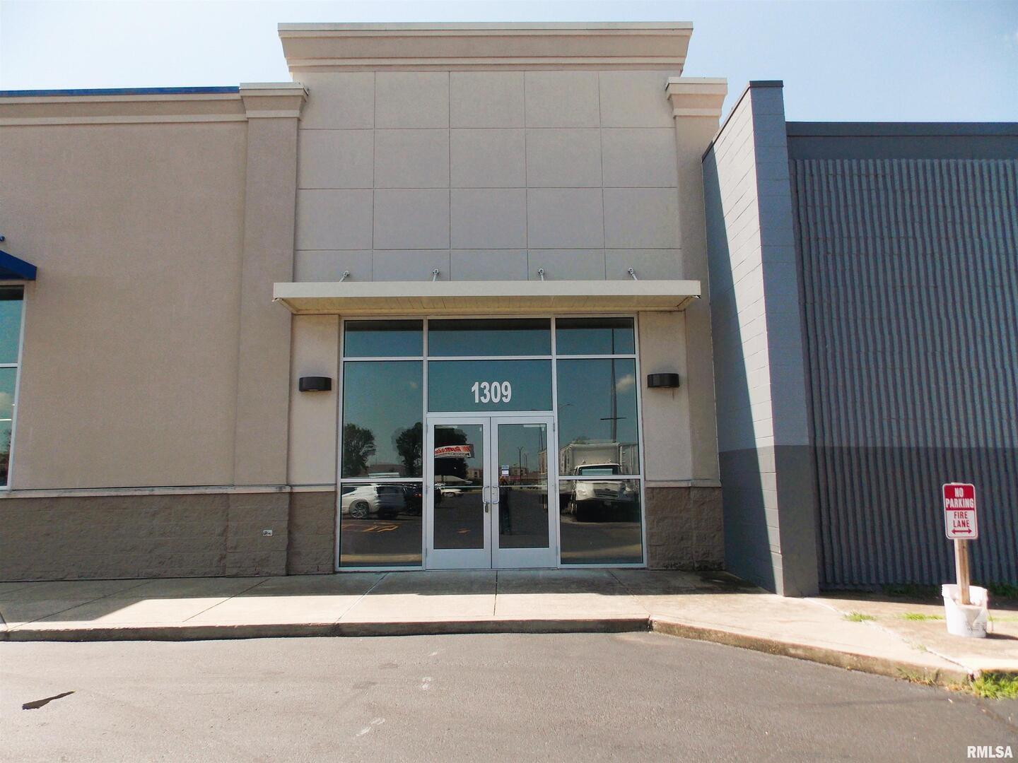 1309 W Broadway Street Property Photo 2