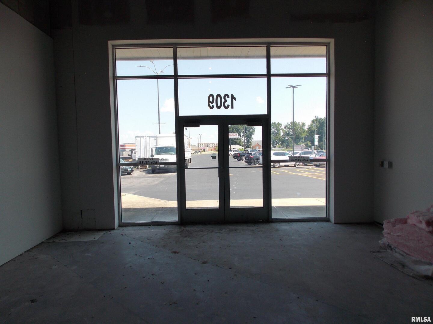 1309 W Broadway Street Property Photo 3