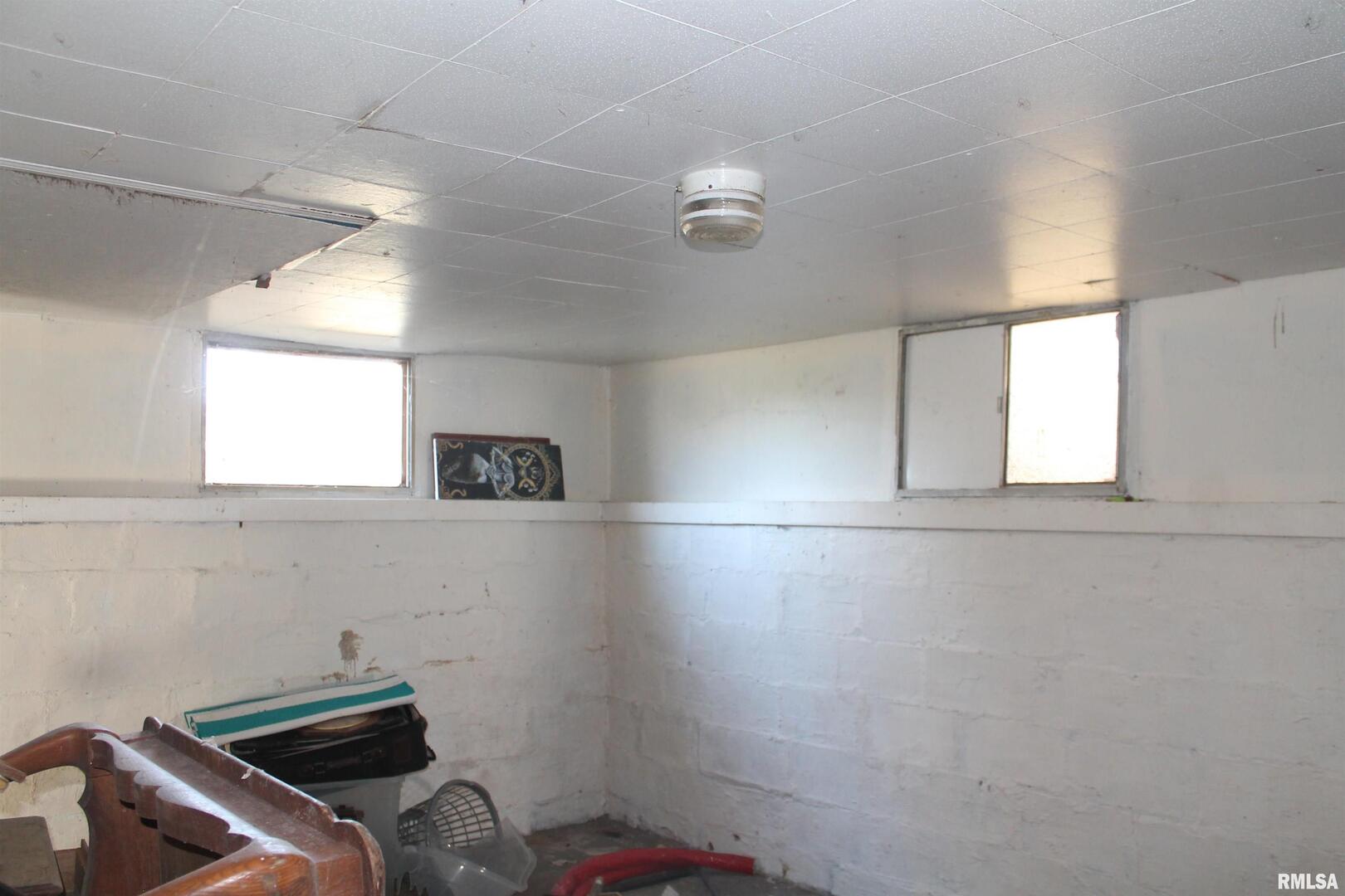 407 S Beveridge Street Property Photo 10