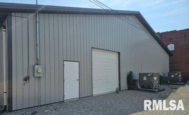 105 E Main Street Property Photo 3