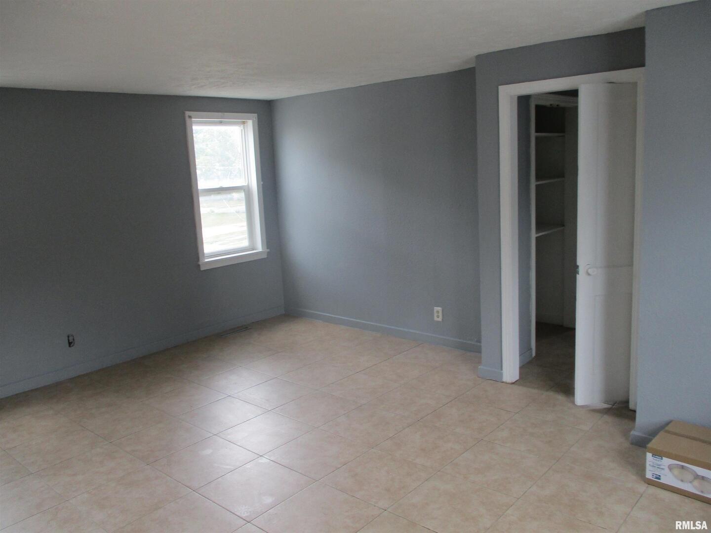 101 E Webster Street Property Photo 5