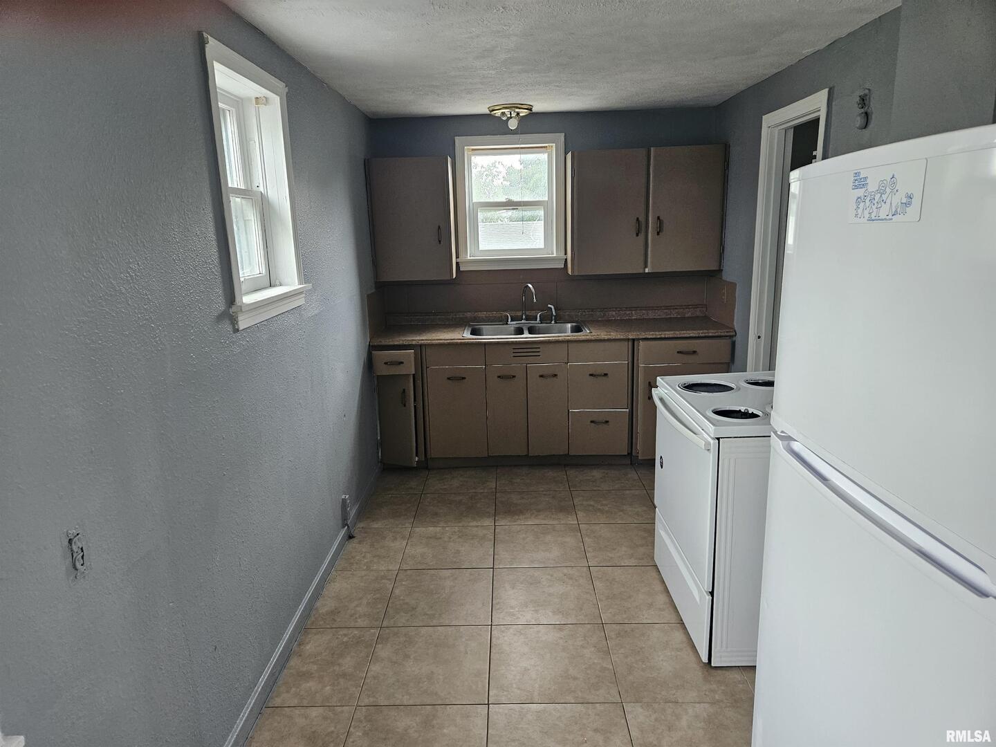 101 E Webster Street Property Photo 9
