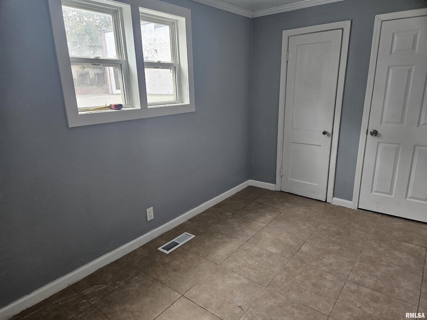 101 E Webster Street Property Photo 16