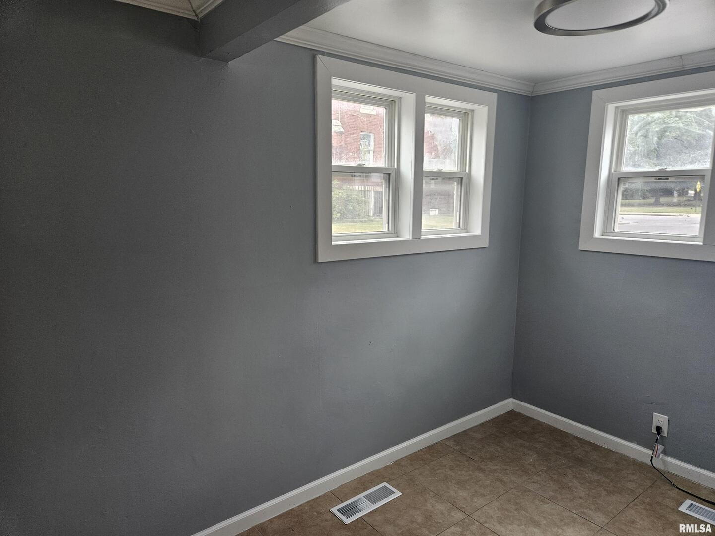 101 E Webster Street Property Photo 21