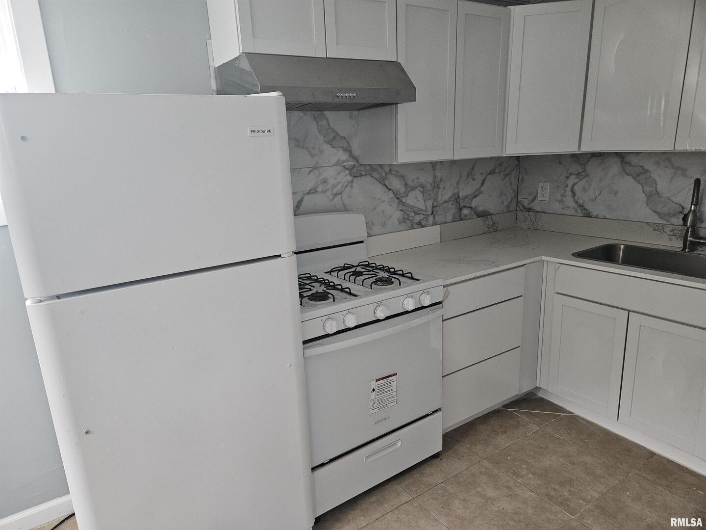 101 E Webster Street Property Photo 23