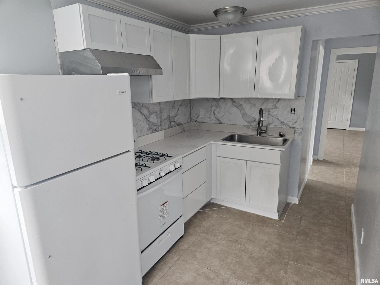 101 E Webster Street Property Photo 24