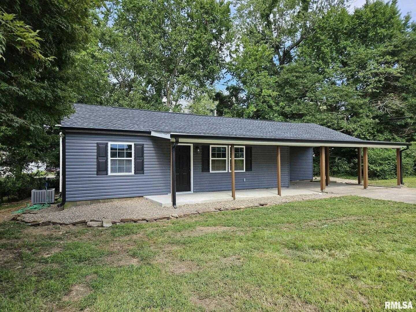 101 Oak Drive Property Photo 1