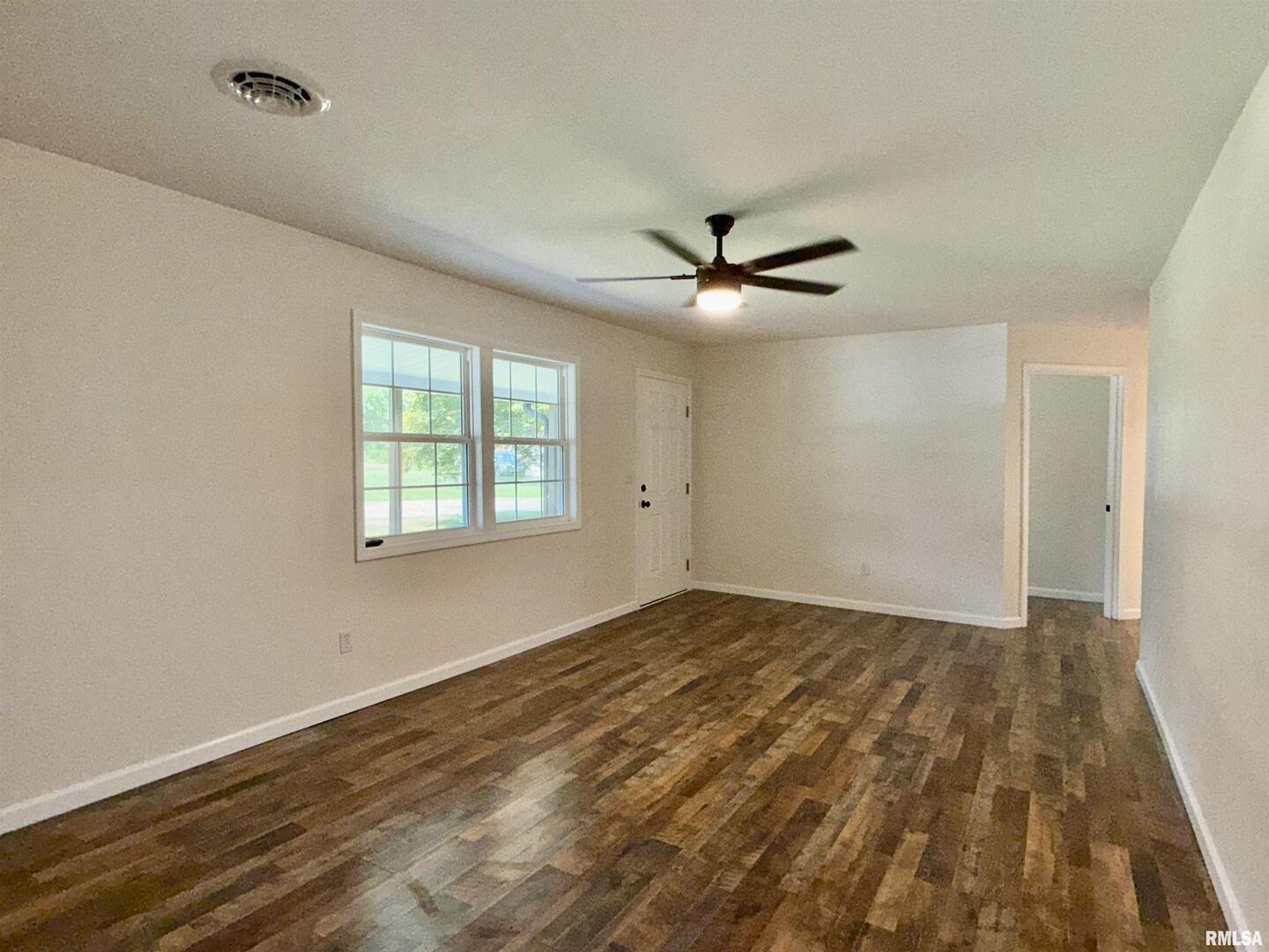 101 Oak Drive Property Photo 3
