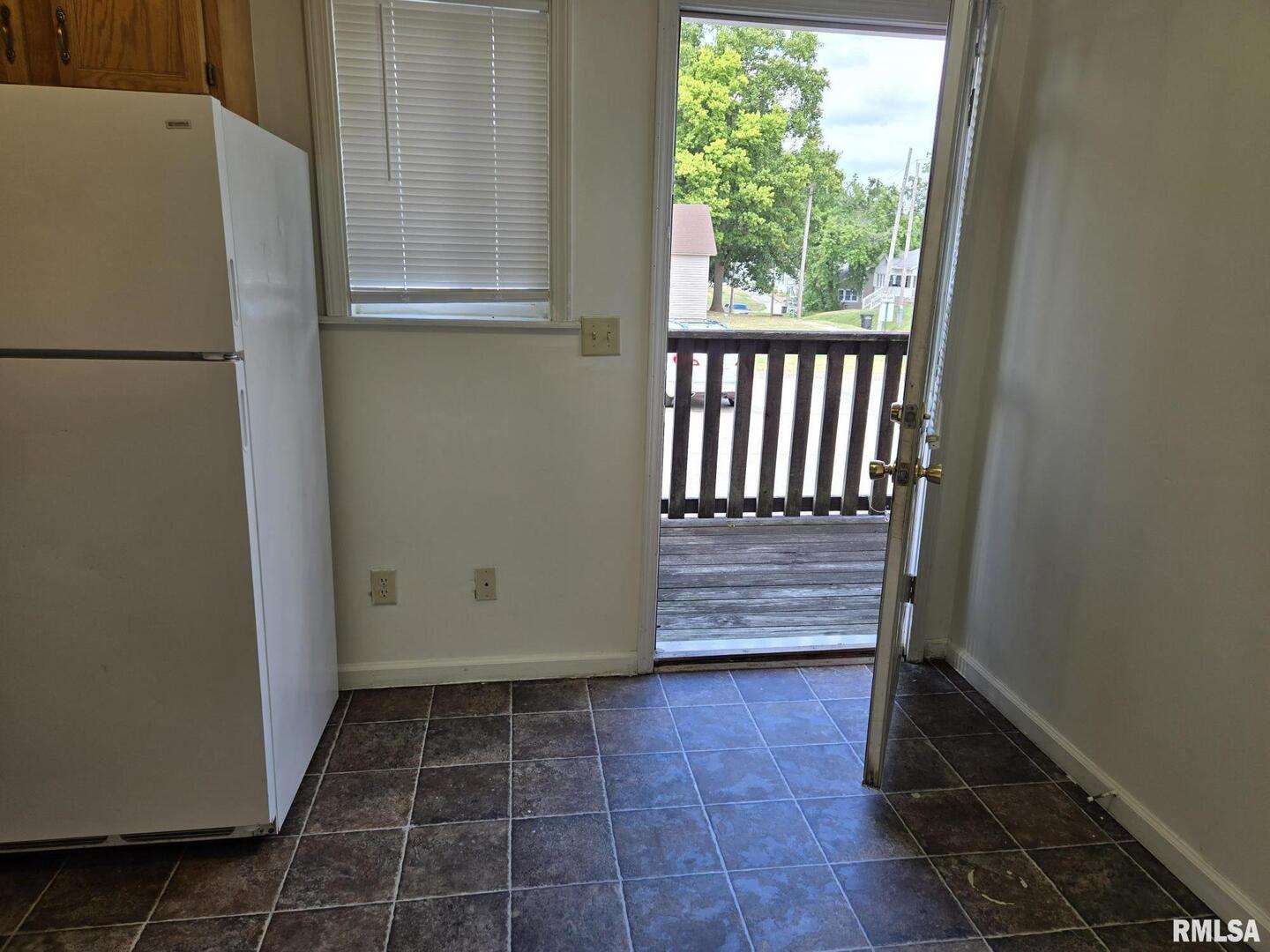 405-419 E Mill Street 14 Property Photo 8