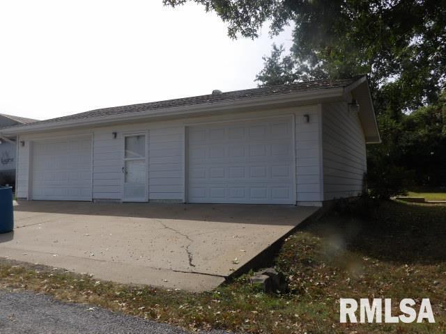 736 N Mill Street Property Photo 4