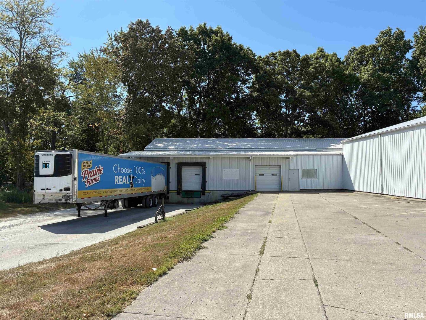 721 E IL Hwy 15 Highway BLDG-D Property Photo 1