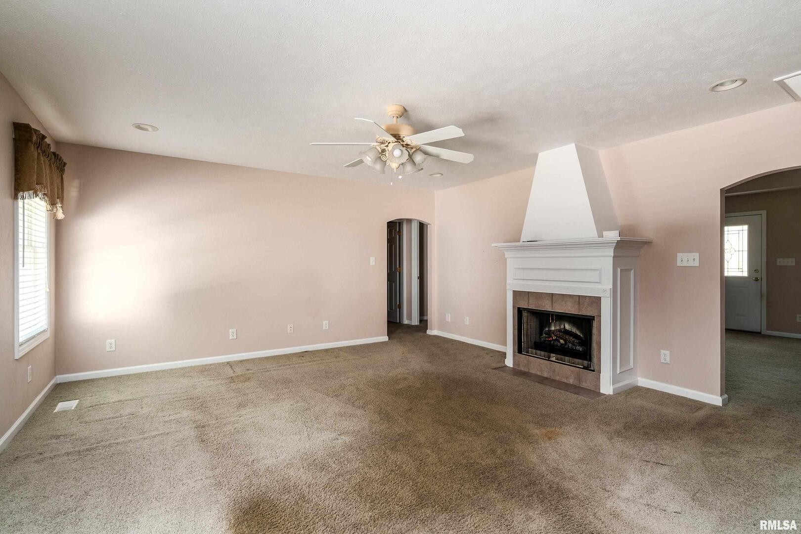 403 Arbor Drive Property Photo 9