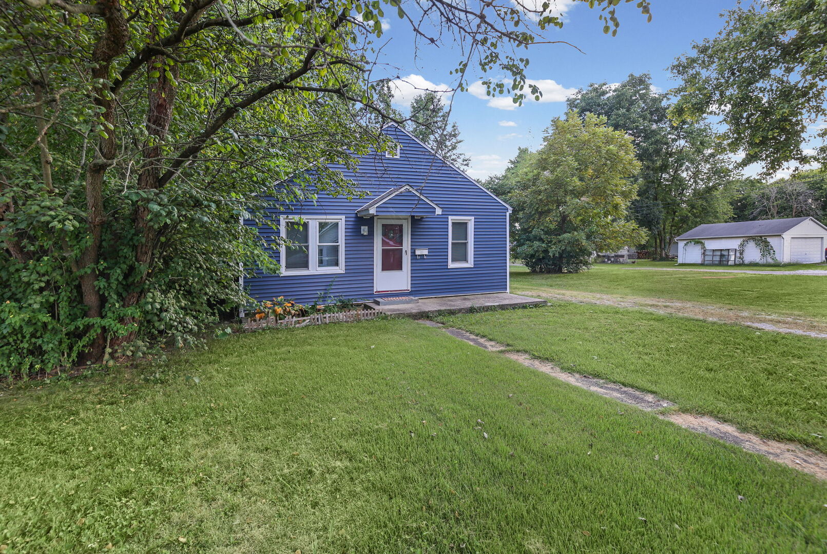 721 W Whittaker Street Property Photo 3