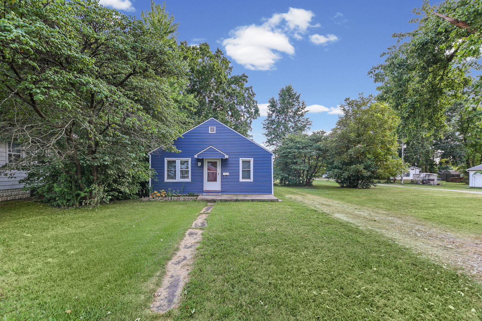 721 W Whittaker Street Property Photo 4