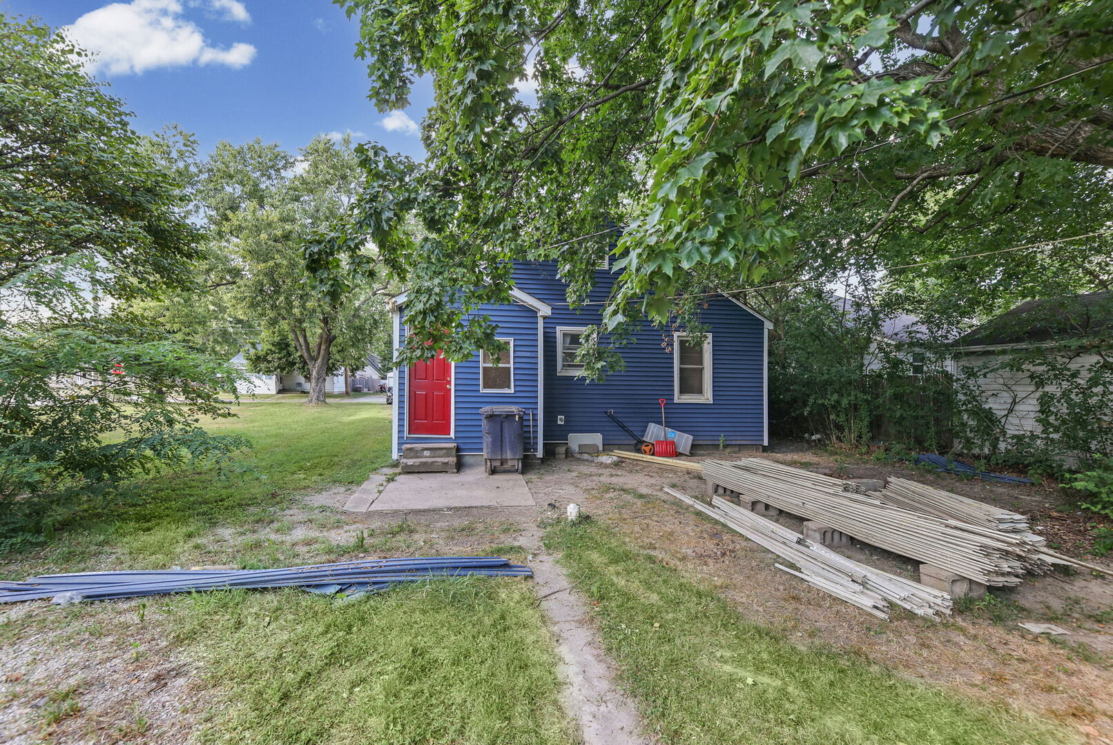721 W Whittaker Street Property Photo 6