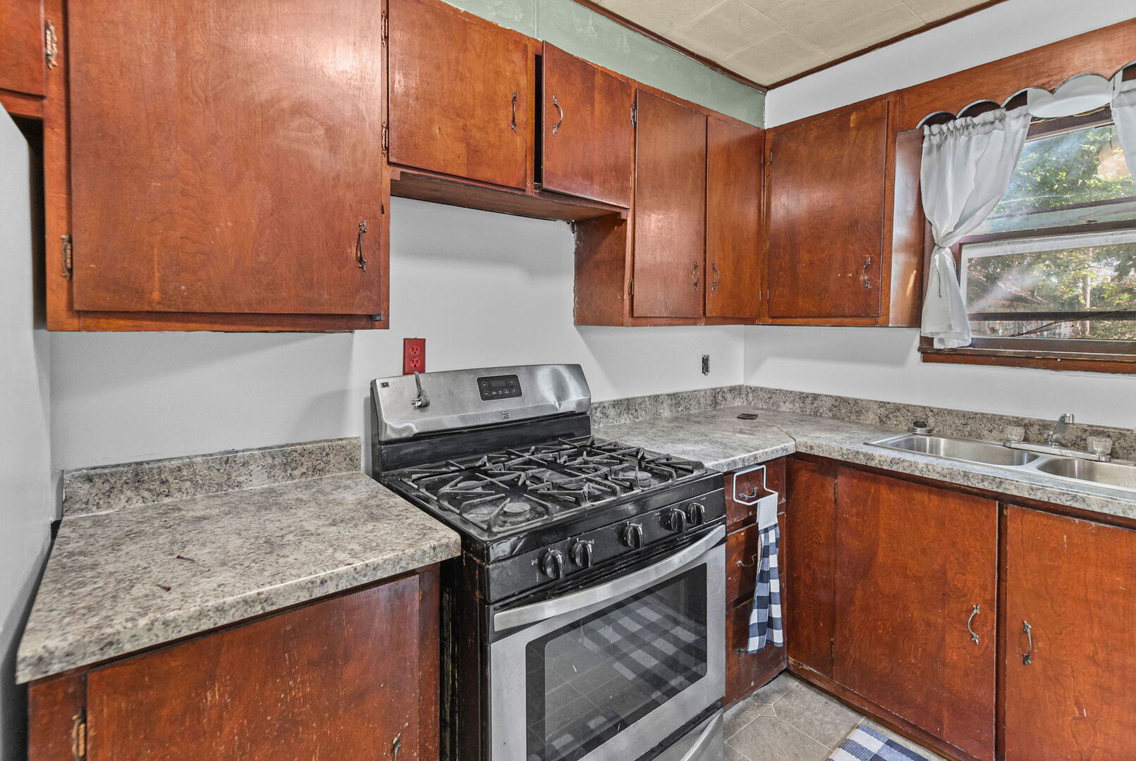 721 W Whittaker Street Property Photo 16