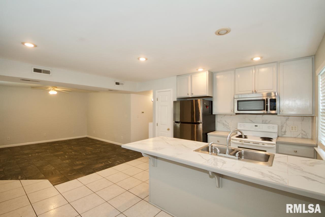 902 W Mill Street 904,906,908 Property Photo 8