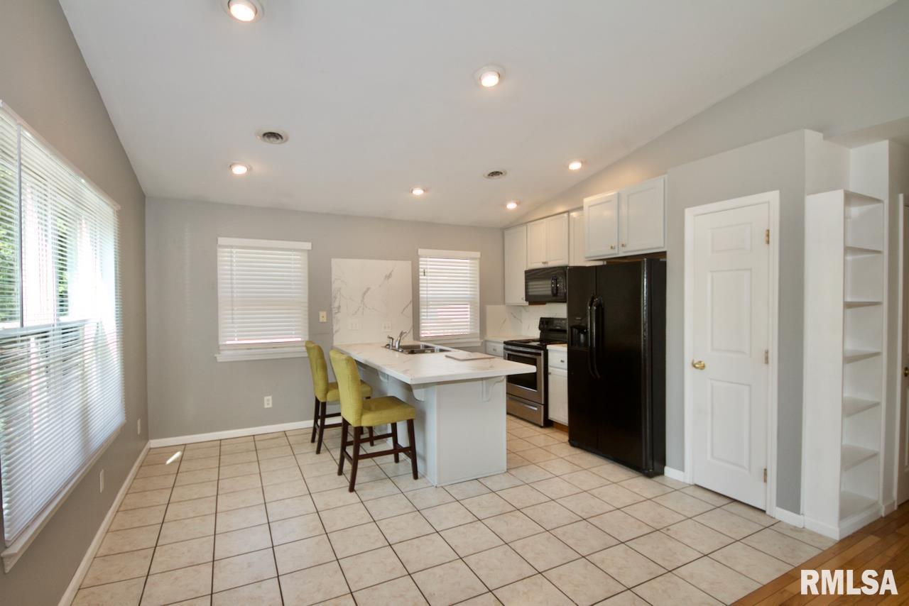 902 W Mill Street 904,906,908 Property Photo 13