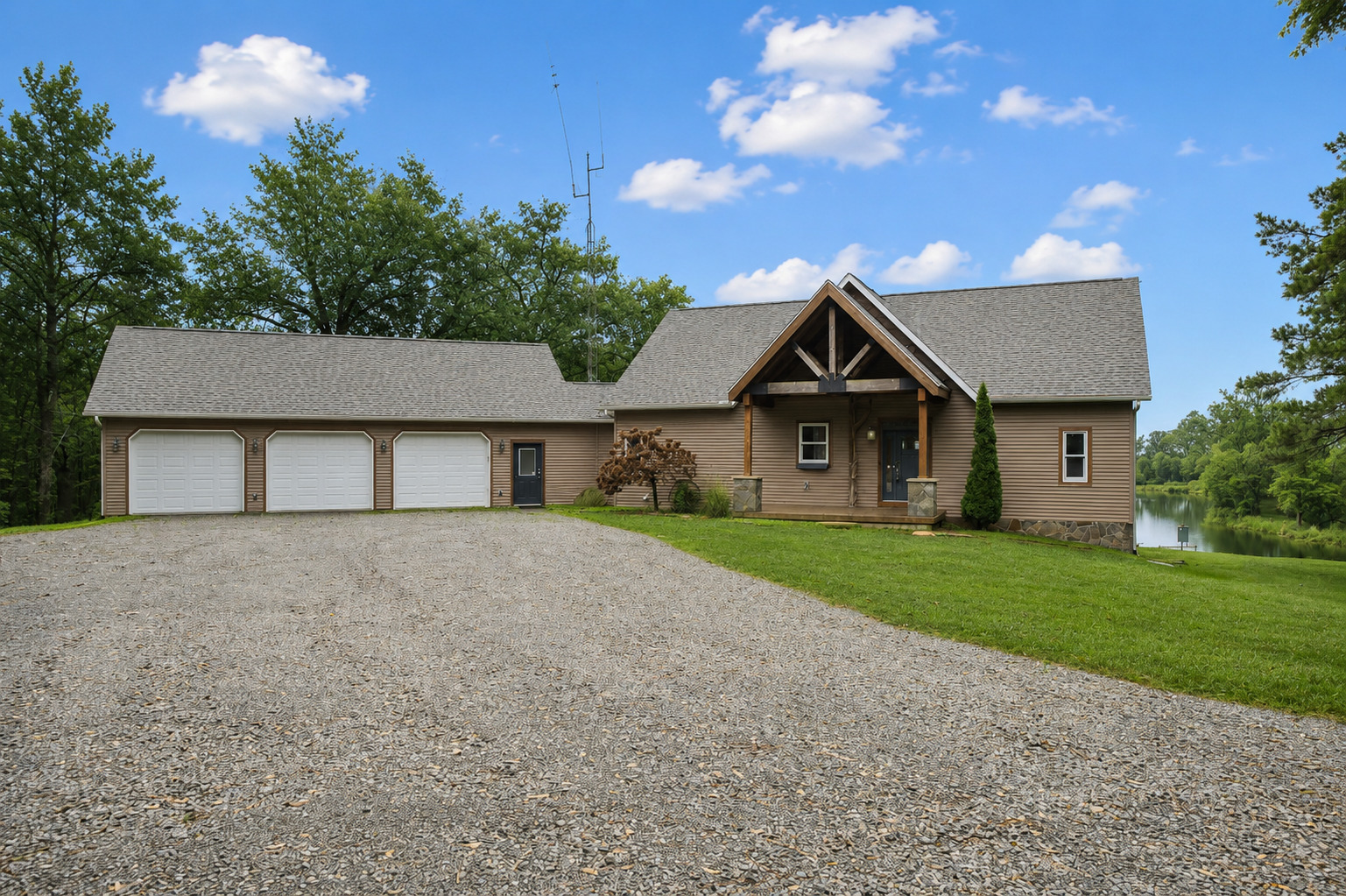 1115 Hilltop Lane Property Photo 1