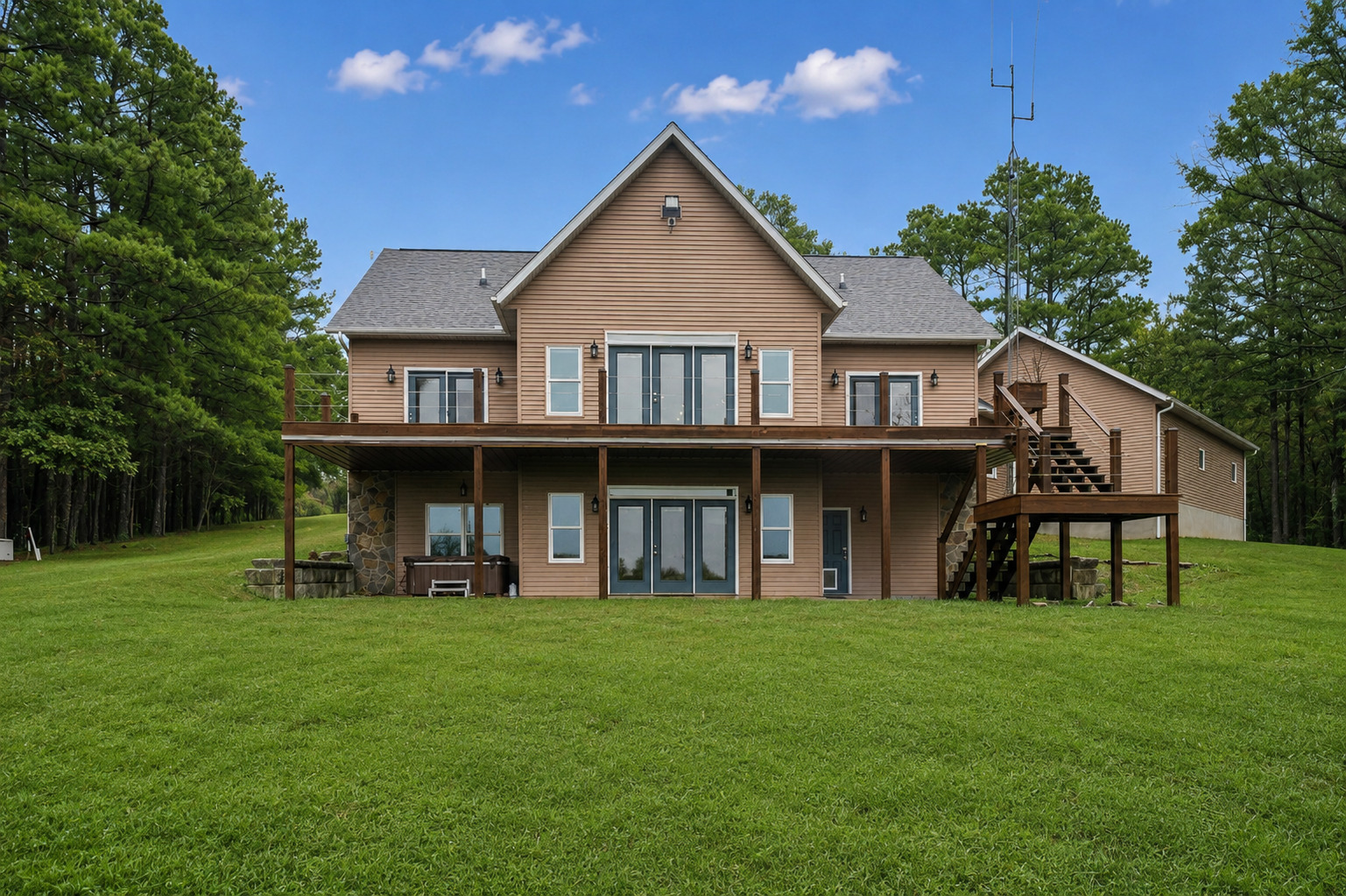 1115 Hilltop Lane Property Photo 4