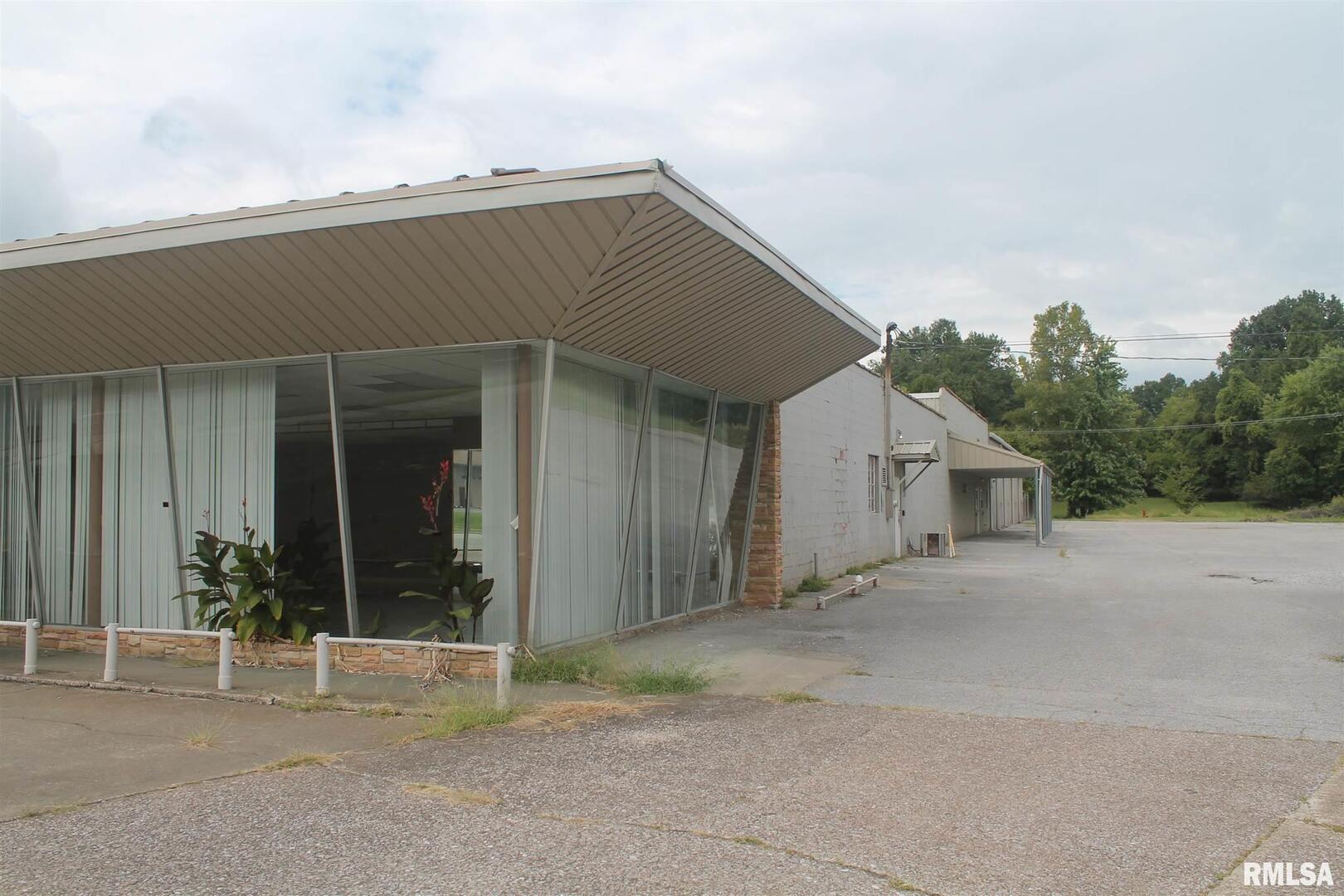 1308 W Main Street Property Photo 2
