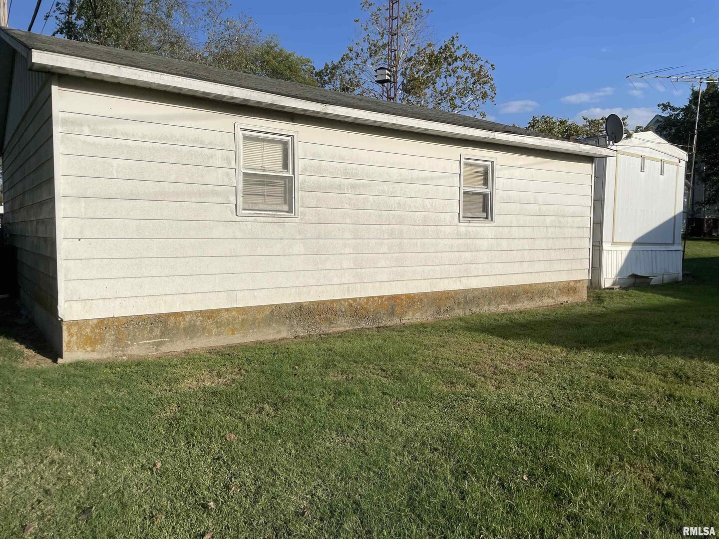 312 E Randolph Street Property Photo 4