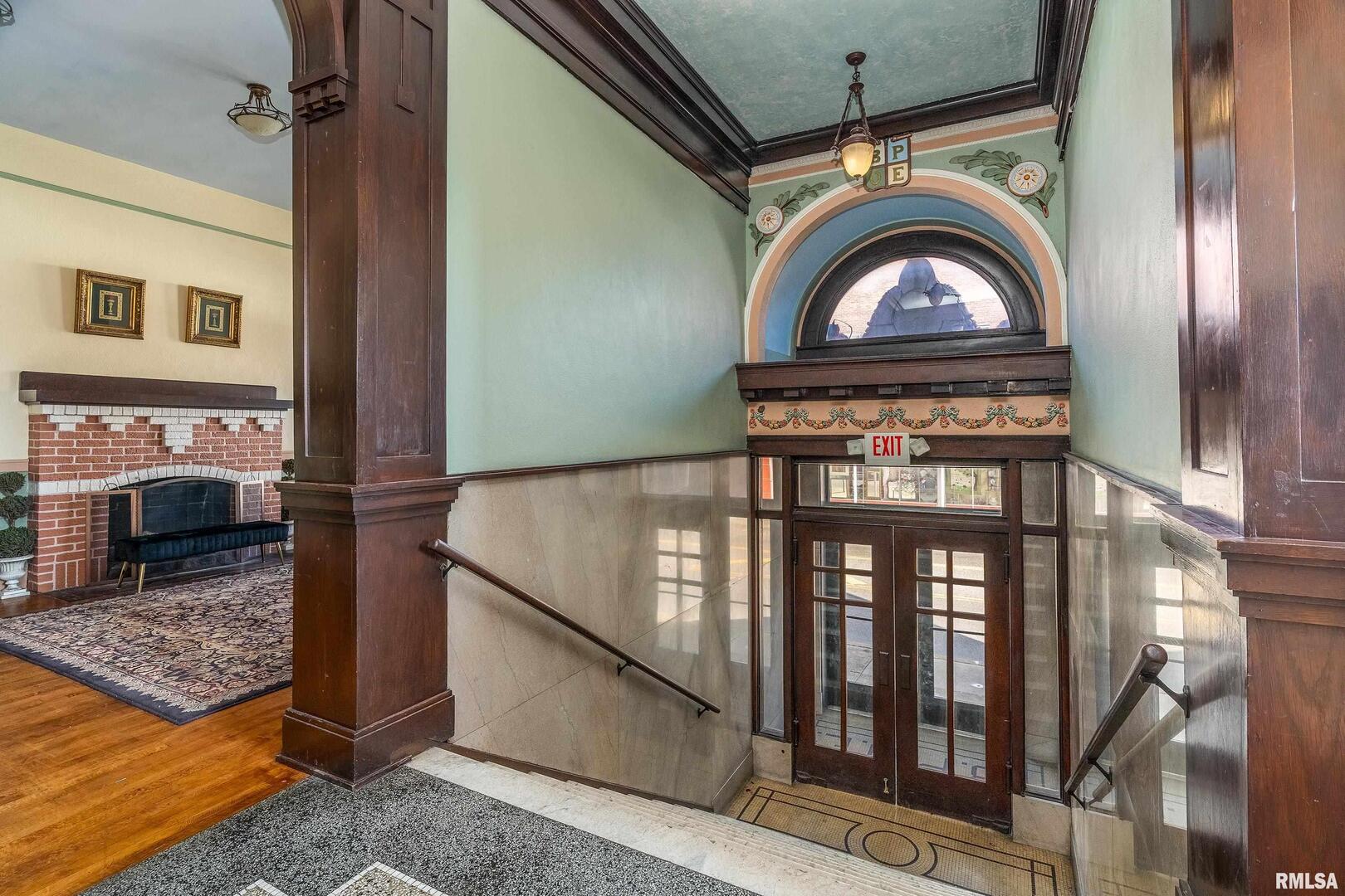 1329 Walnut Street Property Photo 4