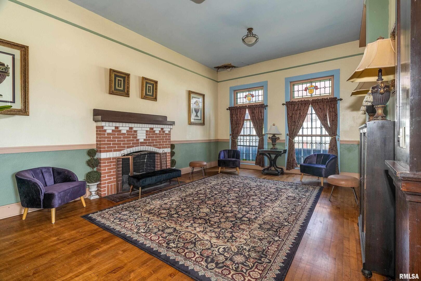 1329 Walnut Street Property Photo 7