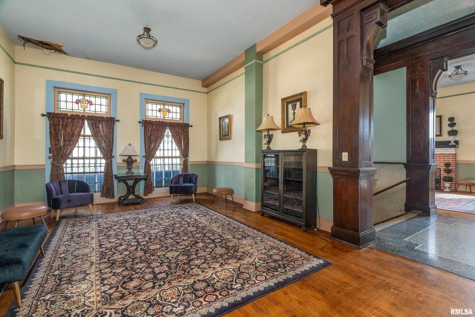 1329 Walnut Street Property Photo 8