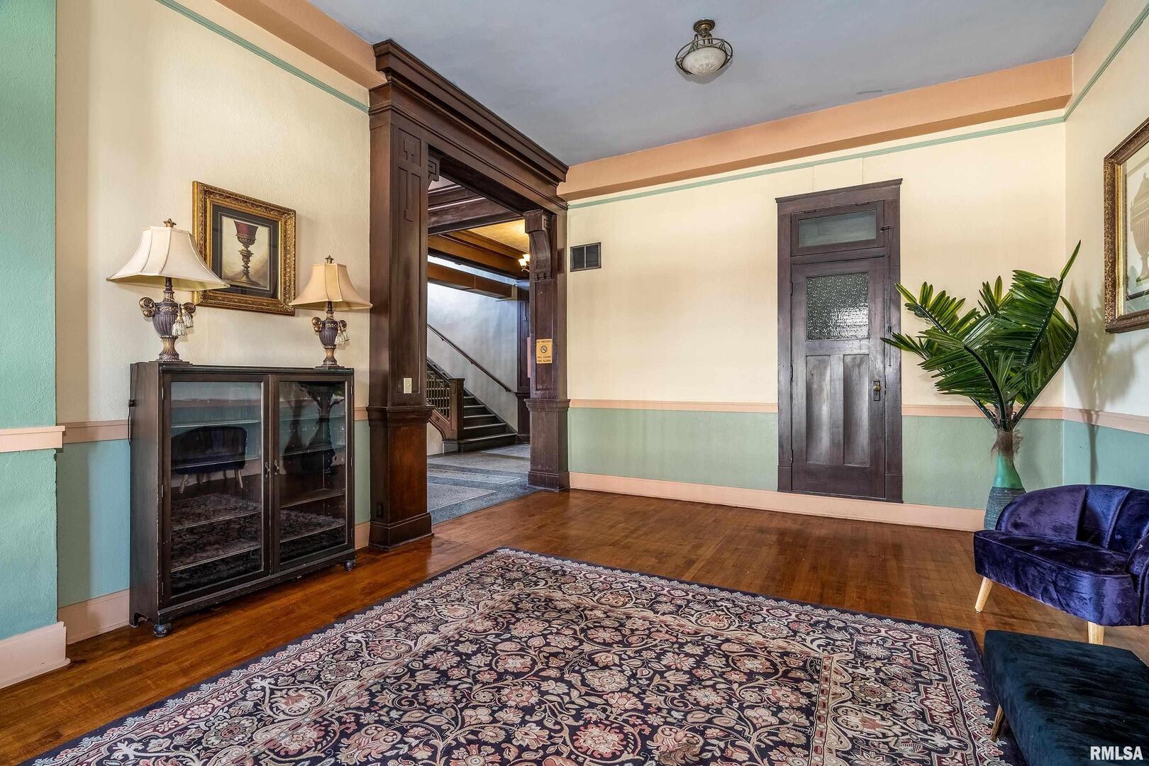 1329 Walnut Street Property Photo 9