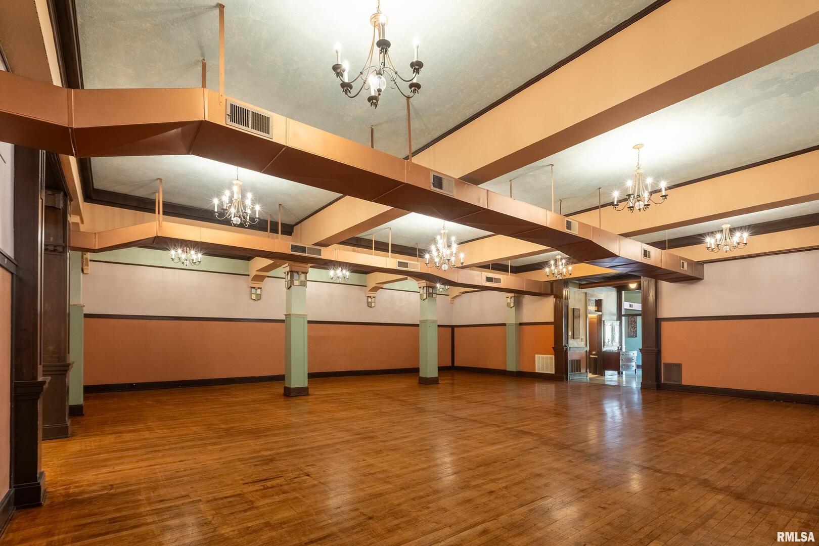 1329 Walnut Street Property Photo 28