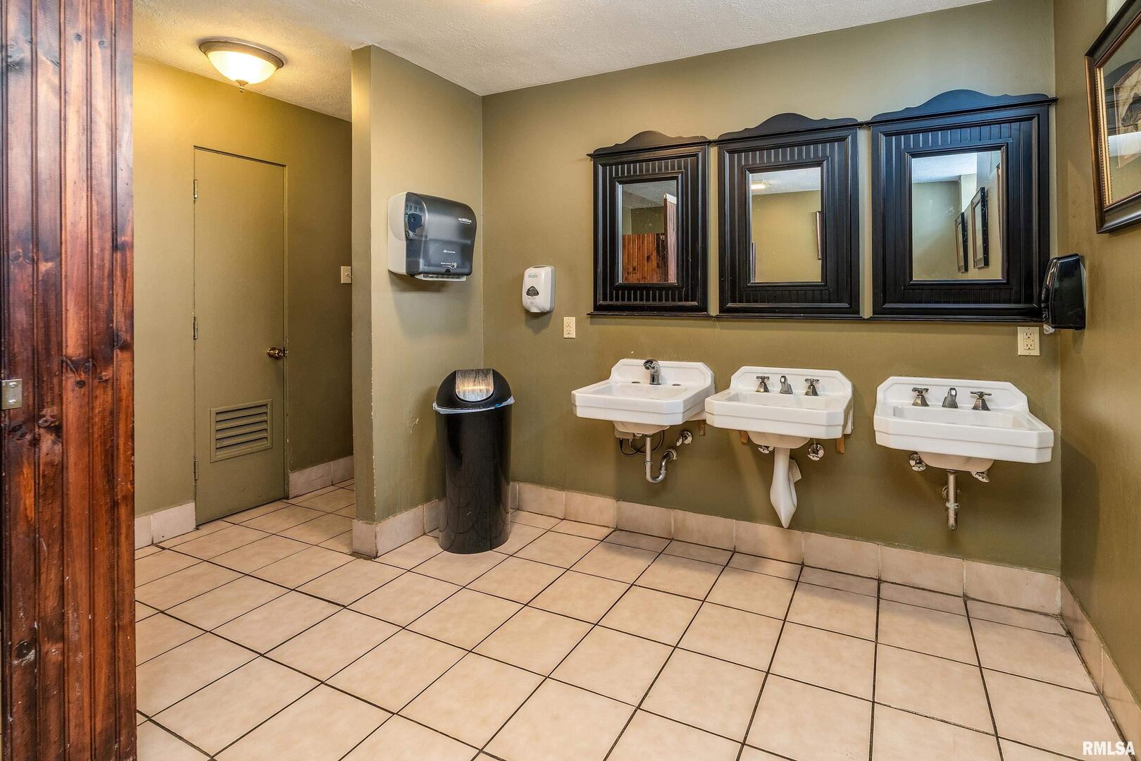 1329 Walnut Street Property Photo 52