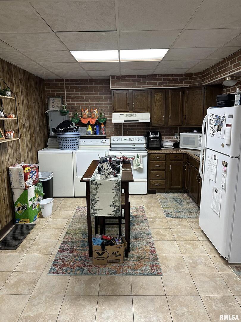 401 N Division Street A & B Property Photo 7