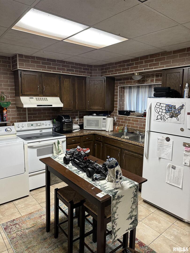 401 N Division Street A & B Property Photo 8