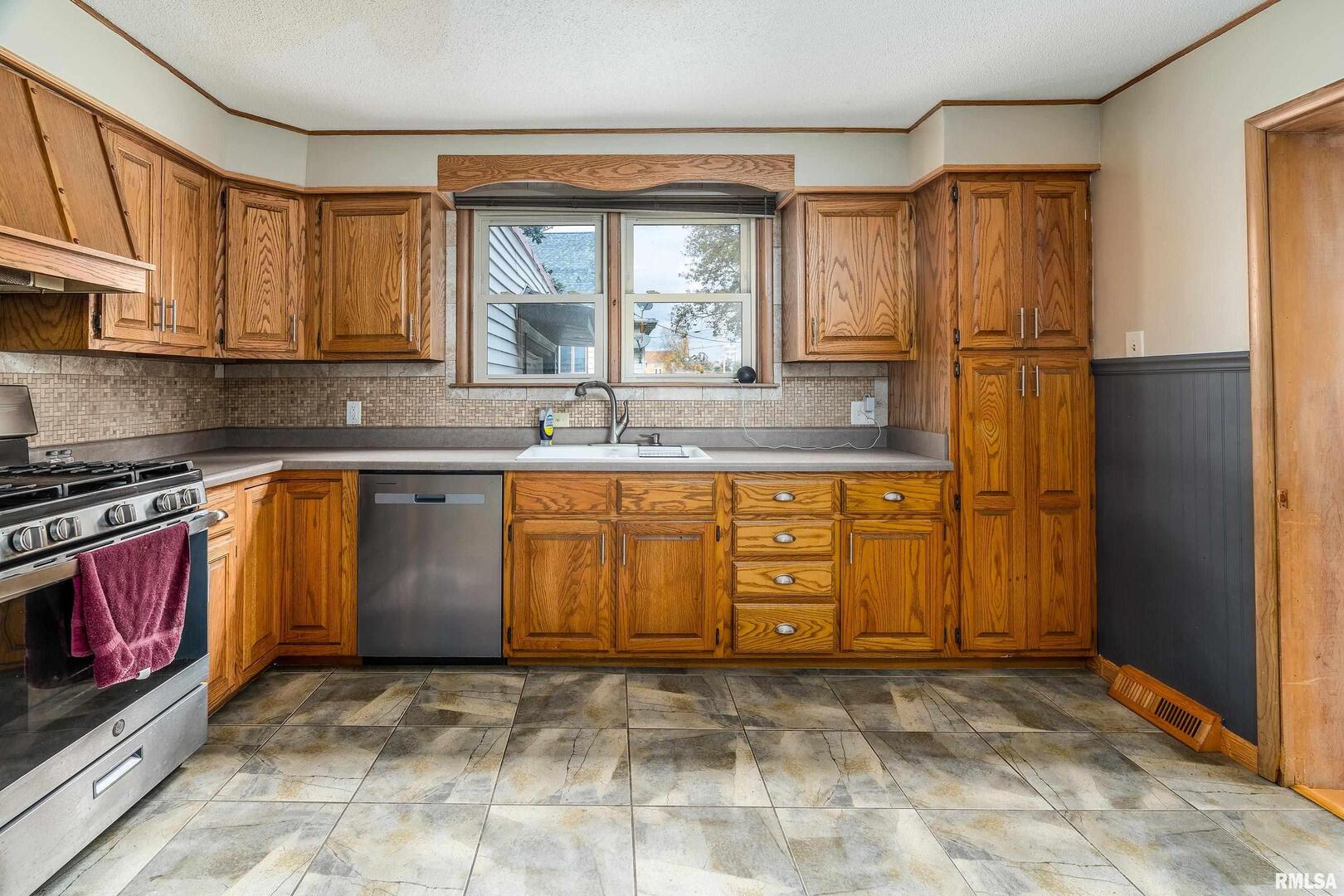 306 S Madison Street Property Photo 13