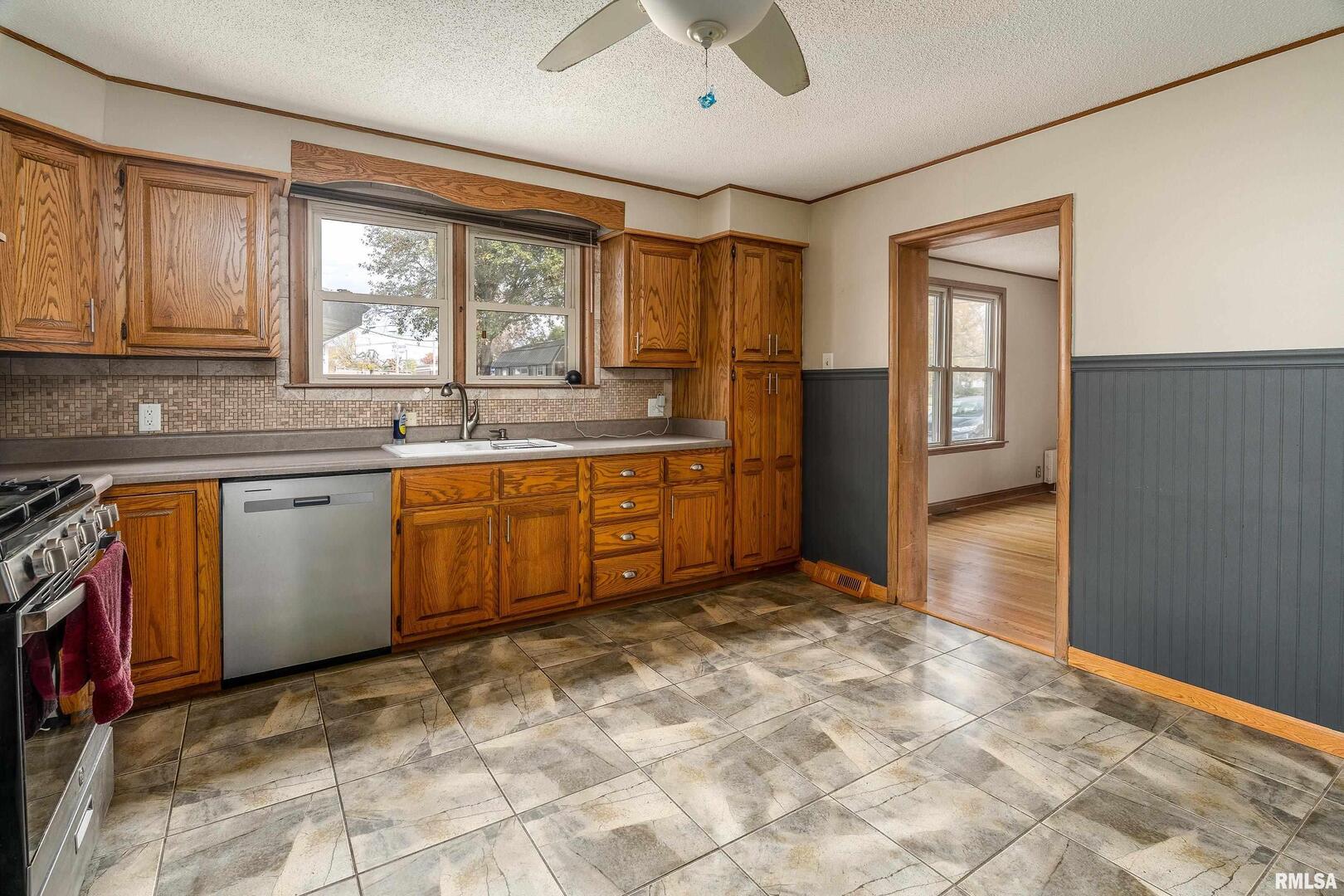 306 S Madison Street Property Photo 14