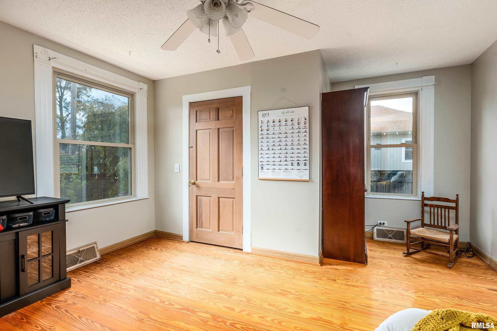 306 S Madison Street Property Photo 17