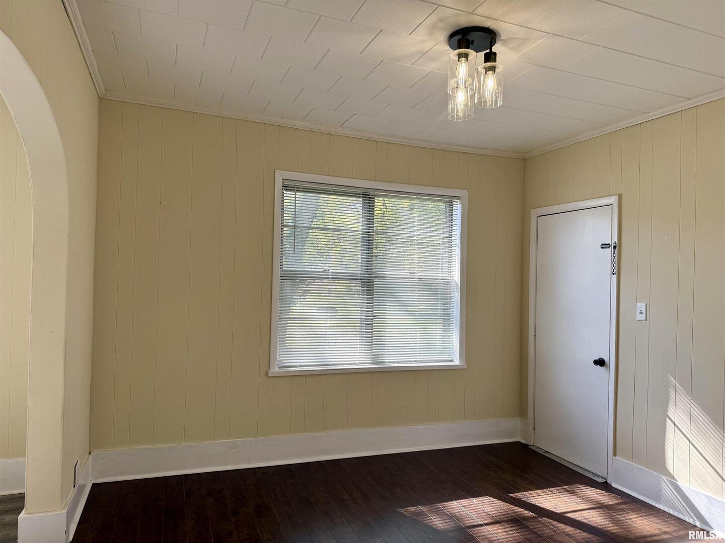 1103 W Boulevard St Street A & B Property Photo 7