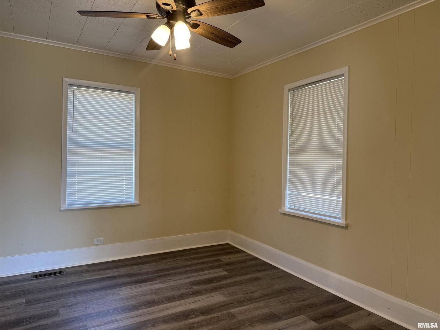 1103 W Boulevard St Street A & B Property Photo 9