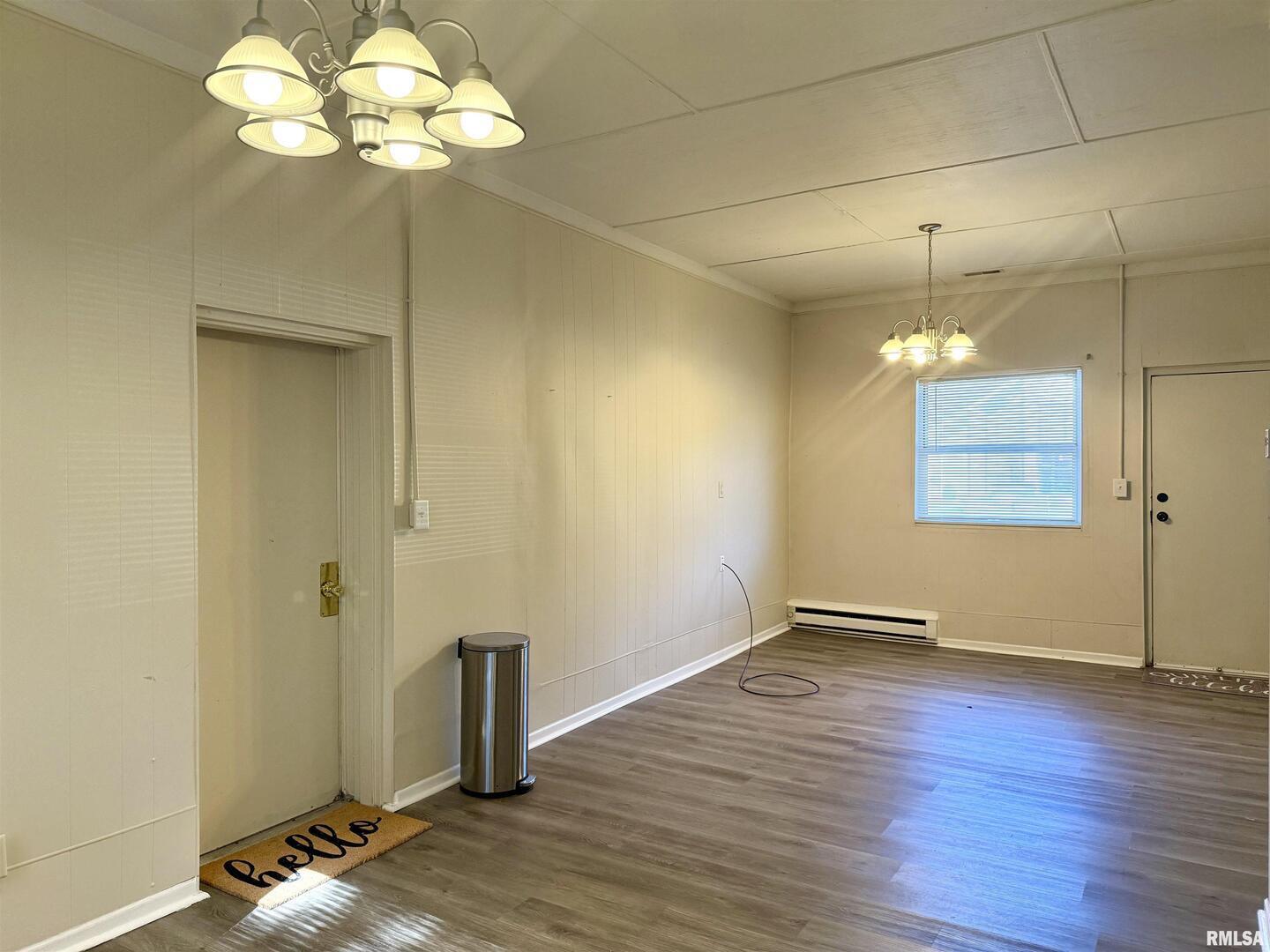 1103 W Boulevard St Street A & B Property Photo 19