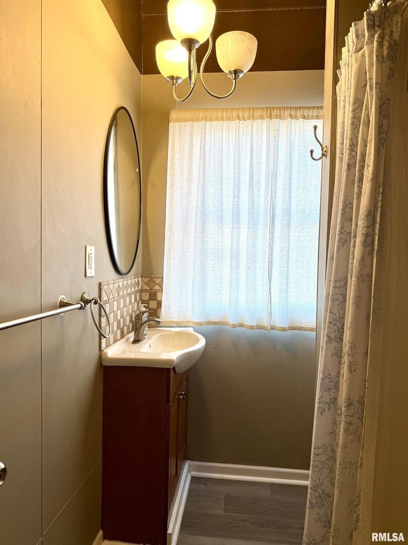 1103 W Boulevard St Street A & B Property Photo 21