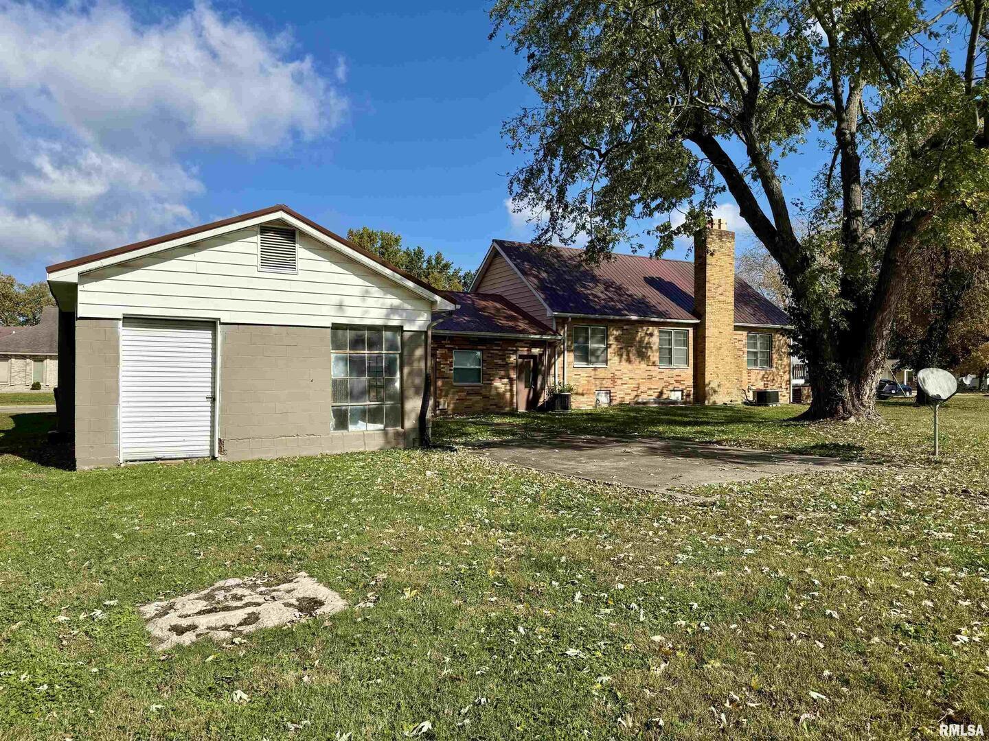 1103 W Boulevard St Street A & B Property Photo 26