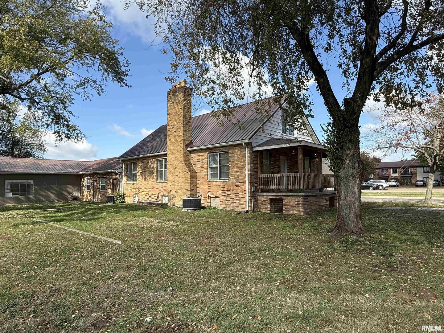 1103 W Boulevard St Street A & B Property Photo 29