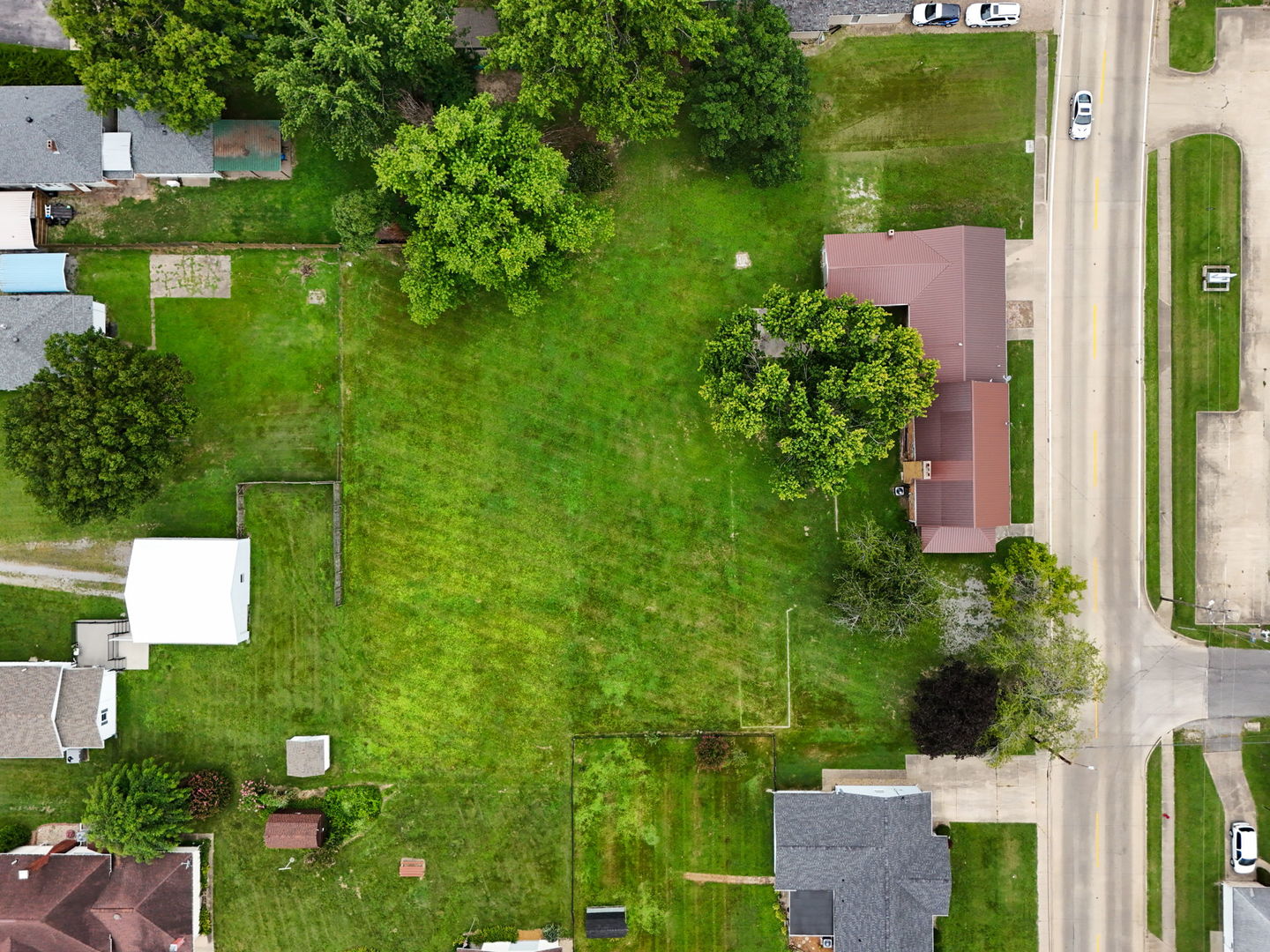 1103 W Boulevard St Street A & B Property Photo 37