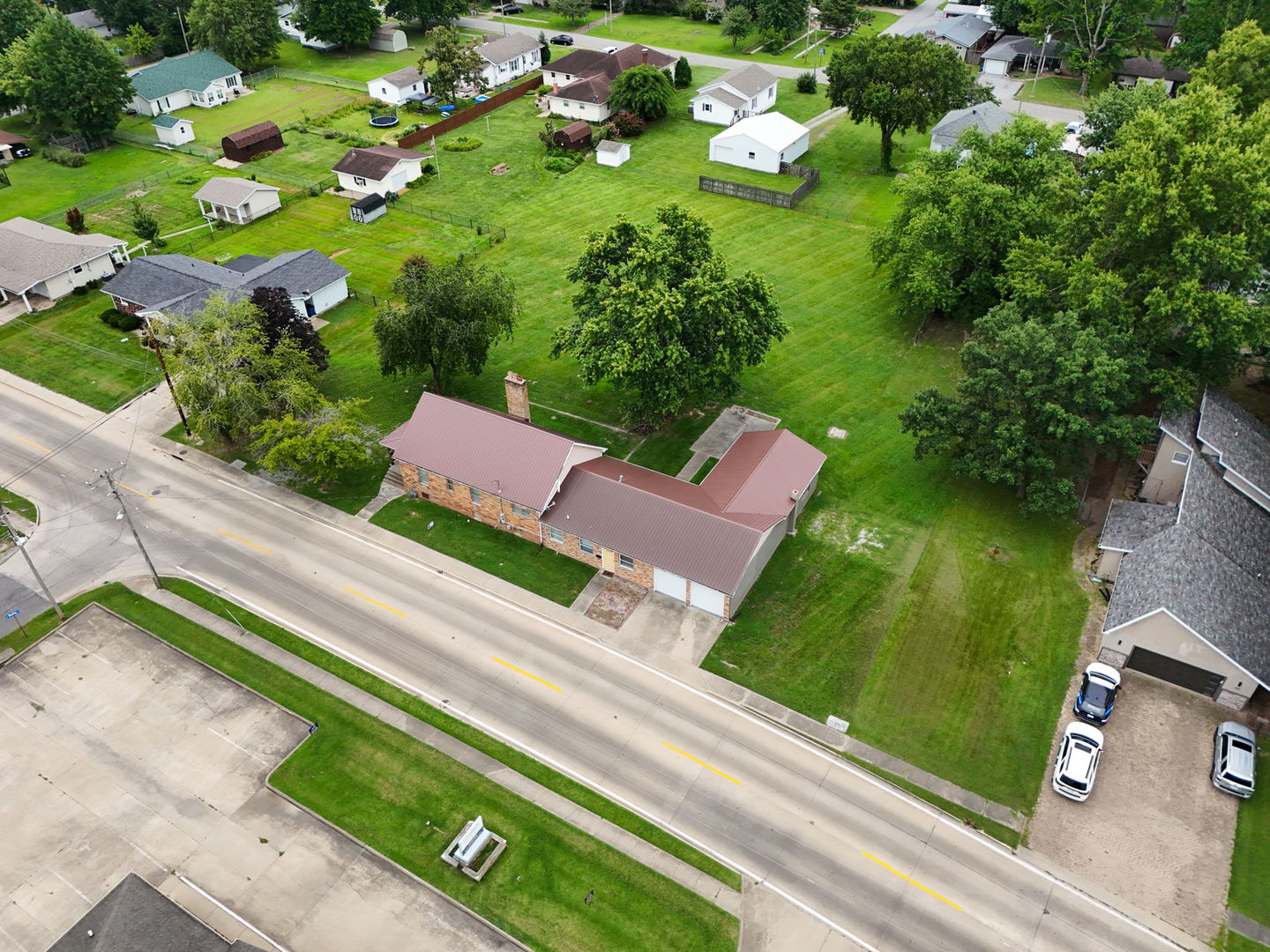1103 W Boulevard St Street A & B Property Photo 39