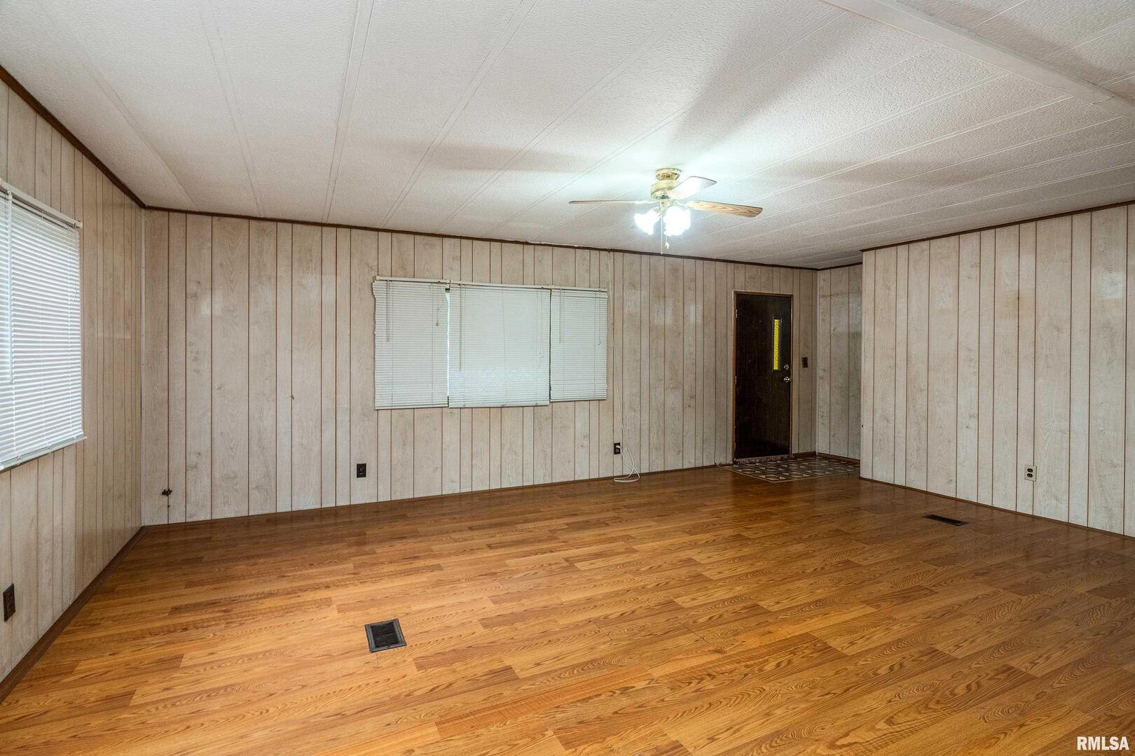 208 W Pennsylvania Avenue Property Photo 5