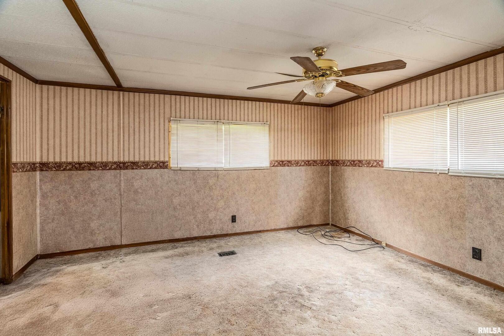 208 W Pennsylvania Avenue Property Photo 14